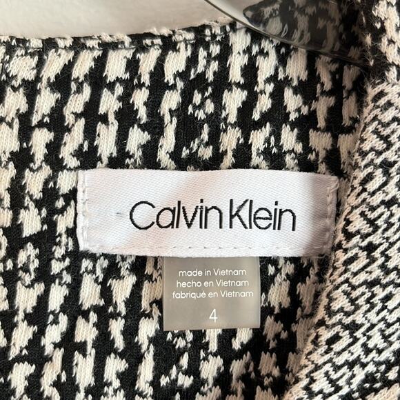 Calvin Klein Plaid Stretch Knit Dress Size 4 Black White Short Sleeves Knee - Picture 3 of 7